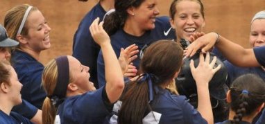 Penn State softball homerun huddle